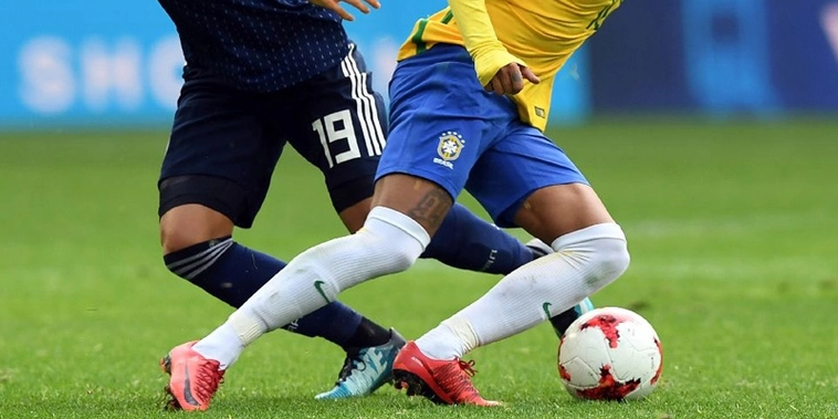 Kỹ Thuật Qua Người 1vs1 Hiệu Quả Trong Bóng Đá